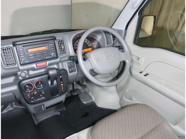 Nissan NV100 Clipper 9