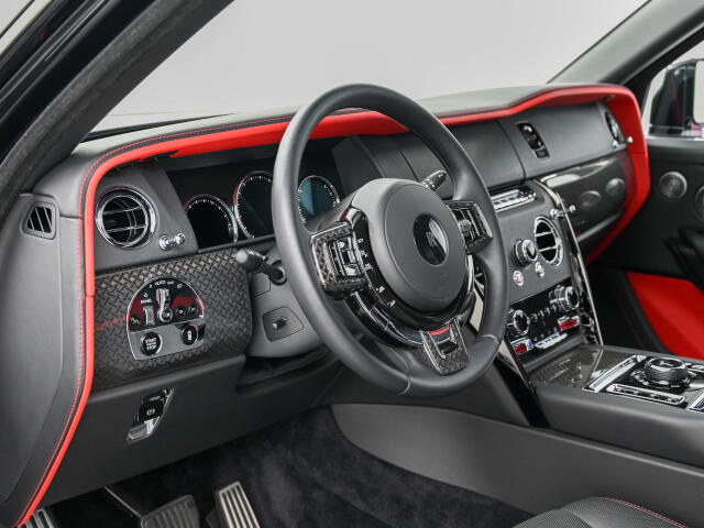Rolls-Royce ブラックバッジカリナン 10