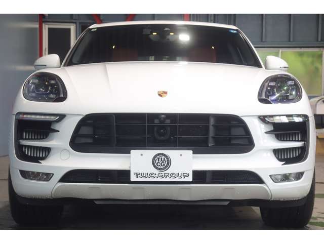 Porsche Macan 8