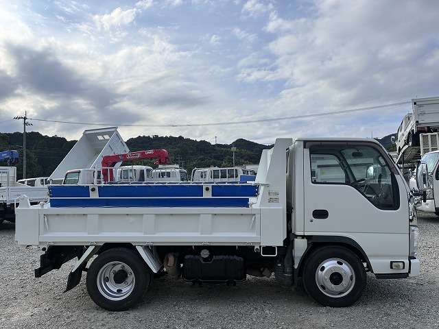Isuzu Elf 12