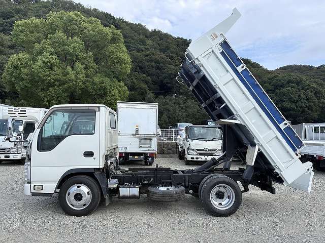 Isuzu Elf 4
