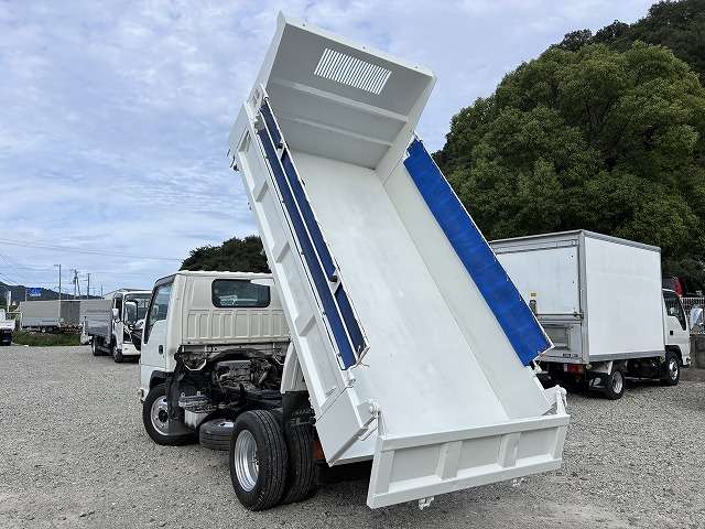 Isuzu Elf 6
