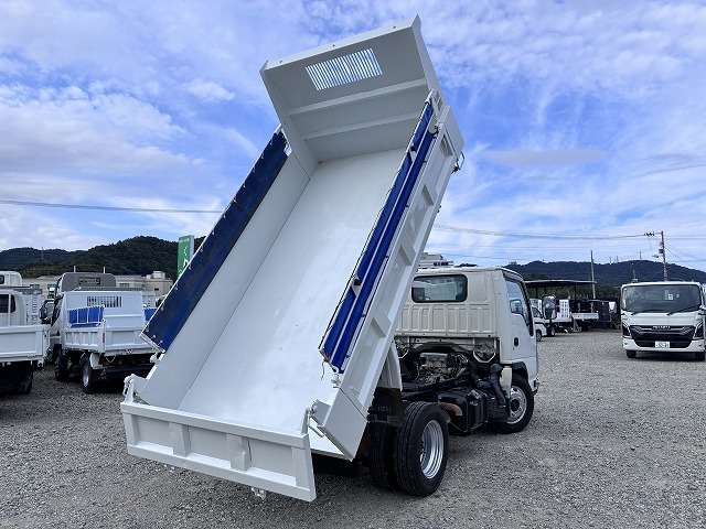 Isuzu Elf 8
