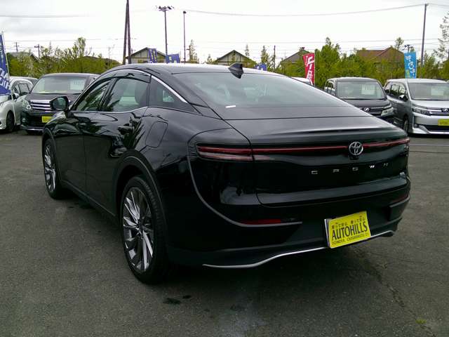 Toyota Crown Crossover 8
