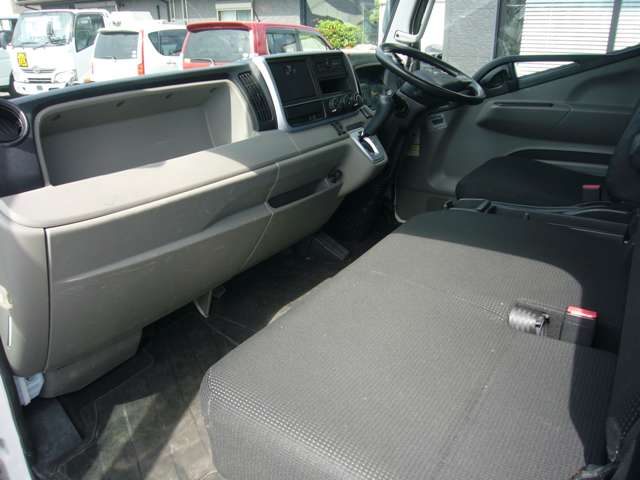 Mitsubishi Fuso Canter 2