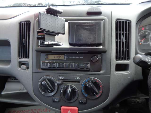 Nissan AD 5