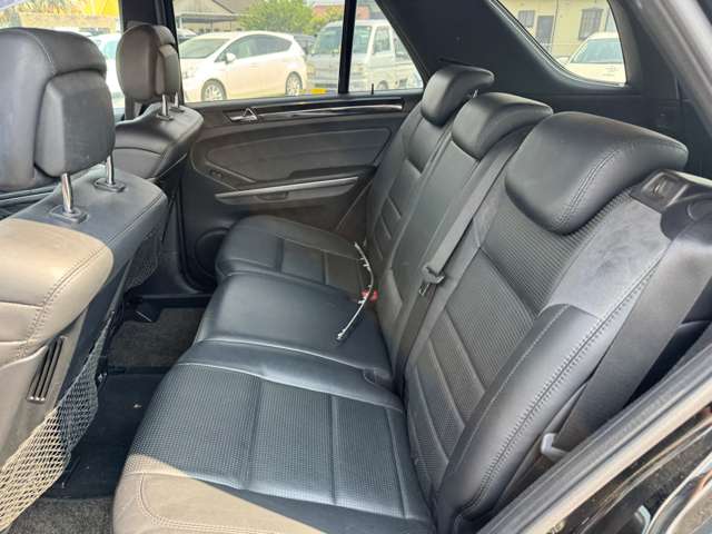 Mercedes-Benz MClass 12