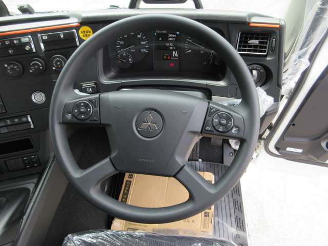 Mitsubishi Fuso Super Great 11