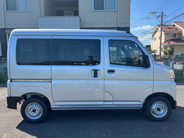 Daihatsu Hijet Cargo 11