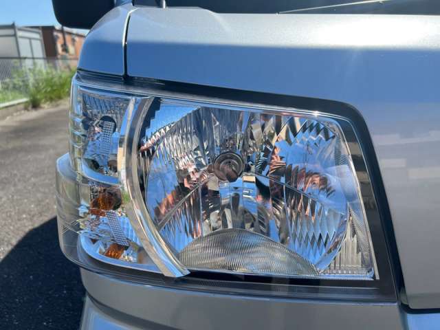 Daihatsu Hijet Cargo 12