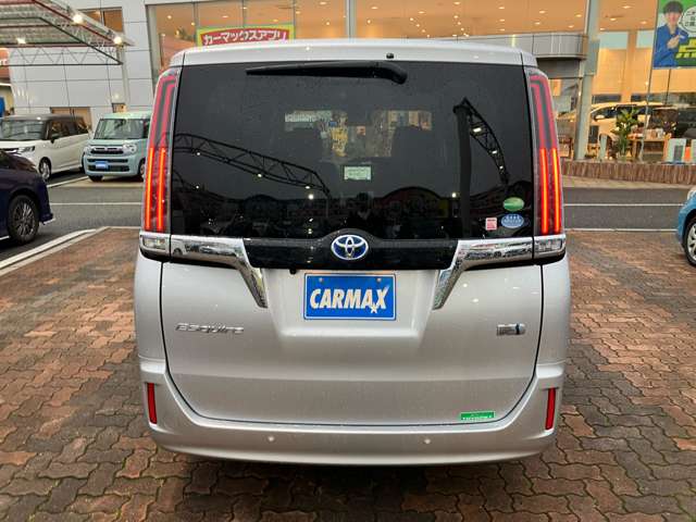 Toyota Esquire 7