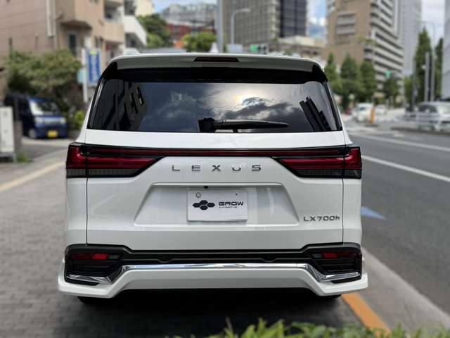 Lexus LX 6