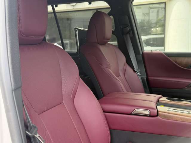 Lexus LX 7