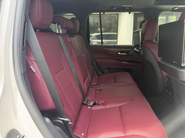 Lexus LX 10