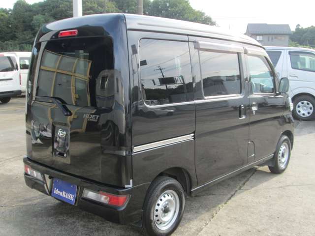 Daihatsu Hijet Cargo 11