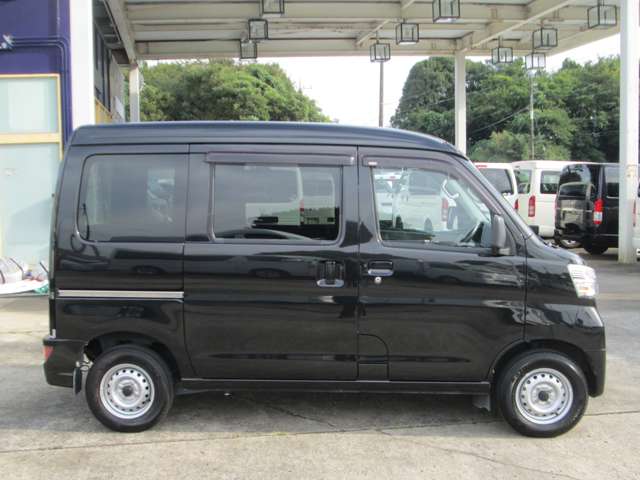 Daihatsu Hijet Cargo 7