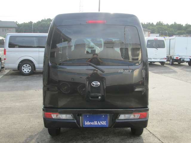 Daihatsu Hijet Cargo 9