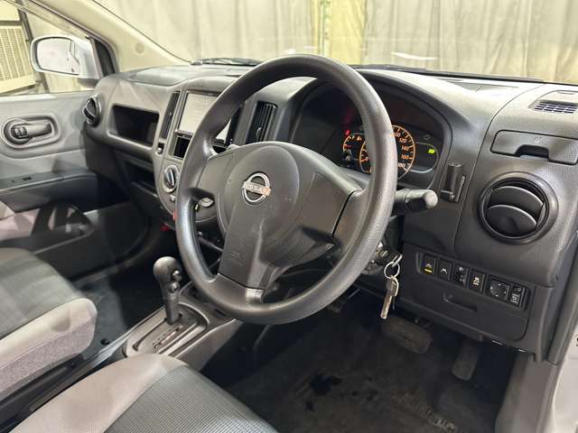 Nissan AD 10