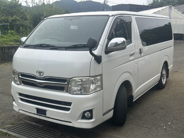 Toyota Hiace Van 3