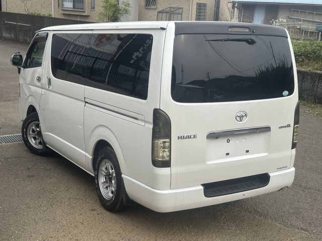 Toyota Hiace Van 5