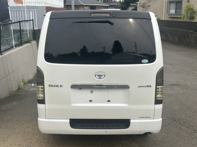 Toyota Hiace Van 6