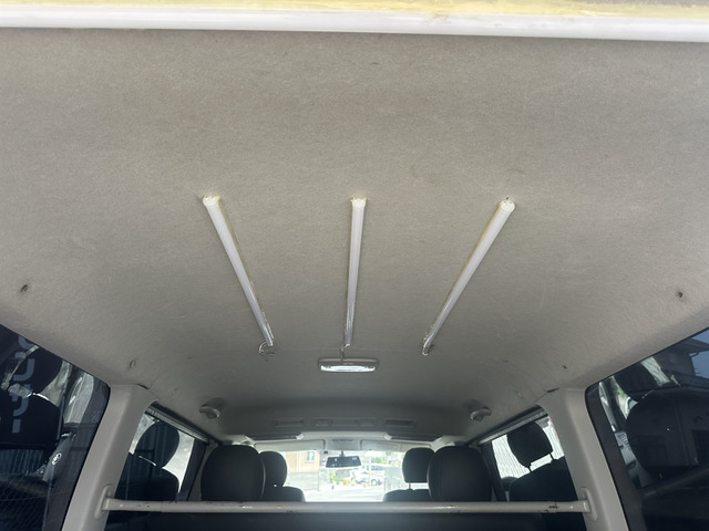 Toyota Hiace Van 9