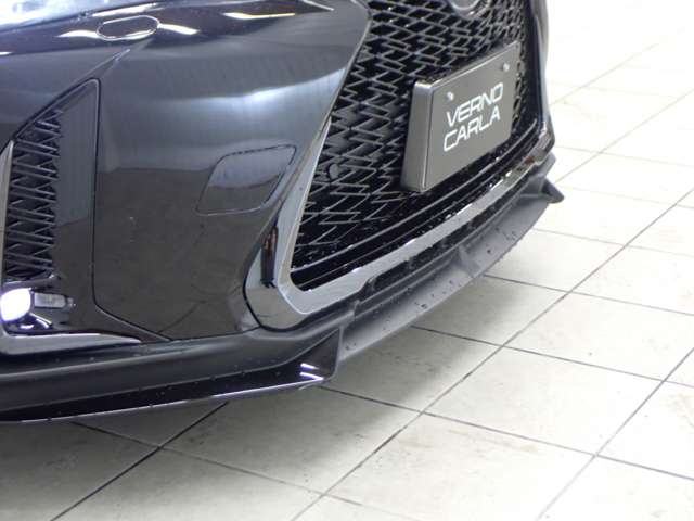 Lexus UX 5