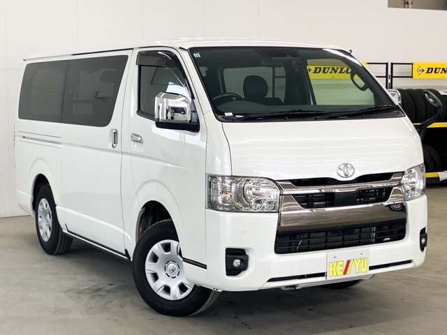 Toyota Hiace Van 6