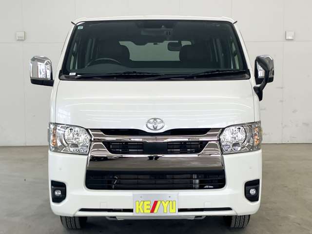 Toyota Hiace Van 8