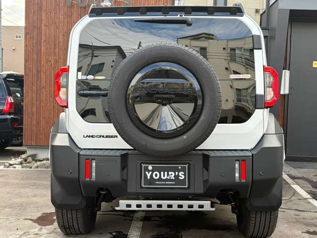 Toyota Land Cruiser FJ 11