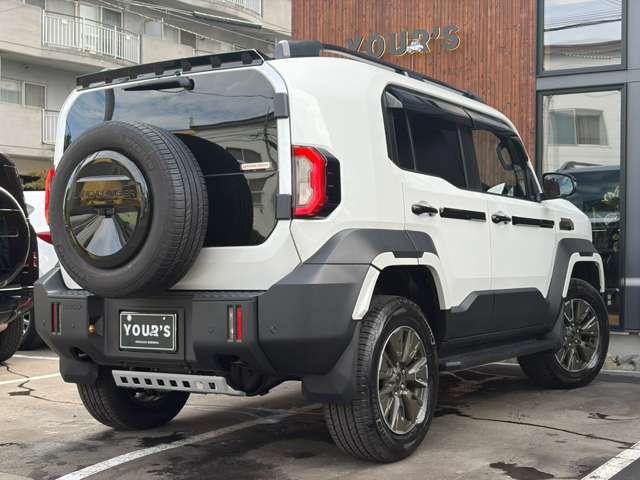 Toyota Land Cruiser FJ 10
