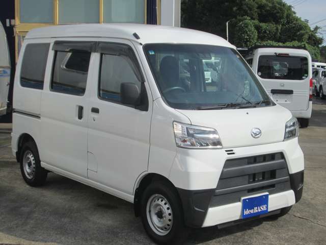 Daihatsu Hijet Cargo 6