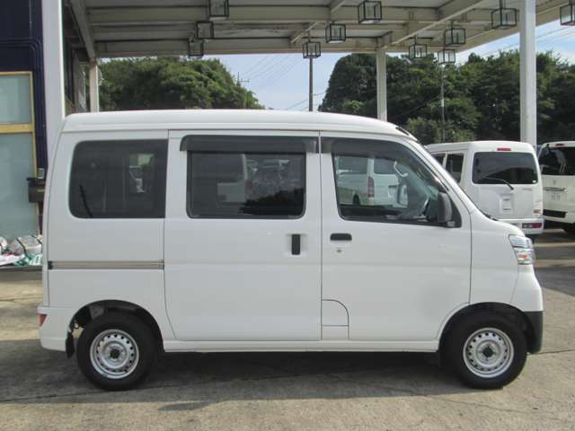 Daihatsu Hijet Cargo 7