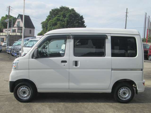Daihatsu Hijet Cargo 8