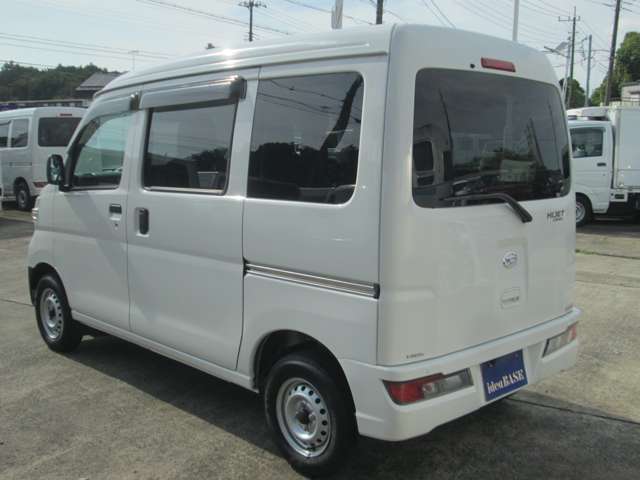 Daihatsu Hijet Cargo 10