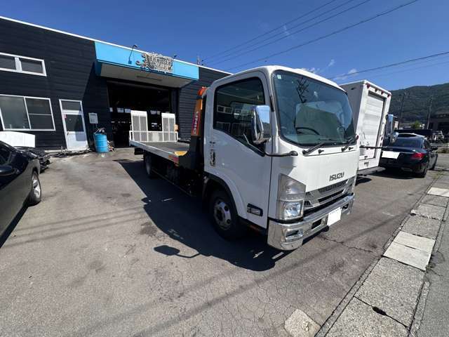 Isuzu Elf 3