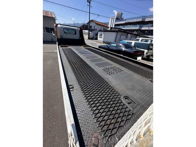 Isuzu Elf 8