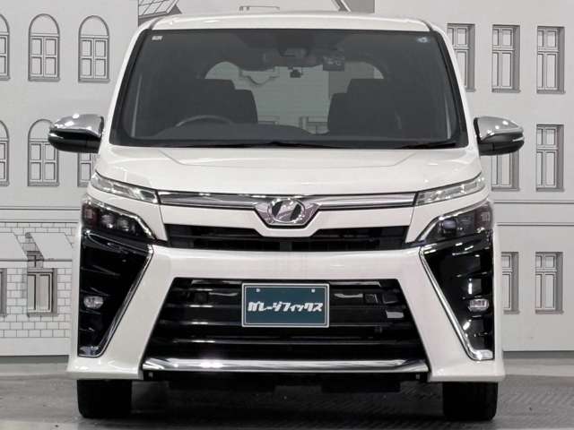 Toyota Voxy 2