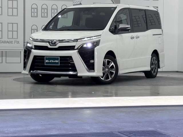 Toyota Voxy 4