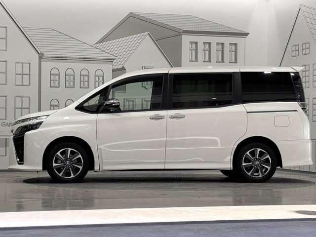 Toyota Voxy 5