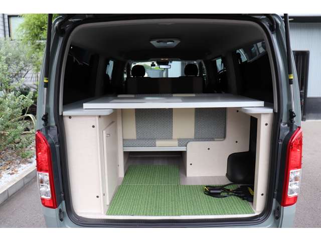 Toyota Hiace Van 12