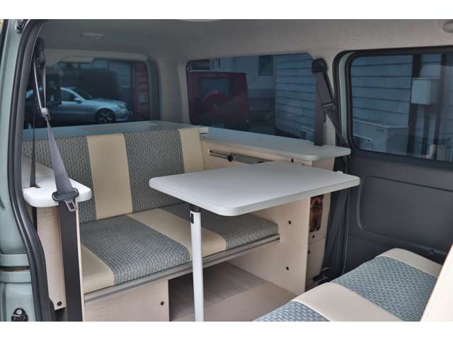 Toyota Hiace Van 4