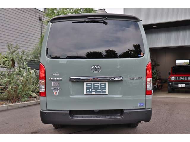 Toyota Hiace Van 6
