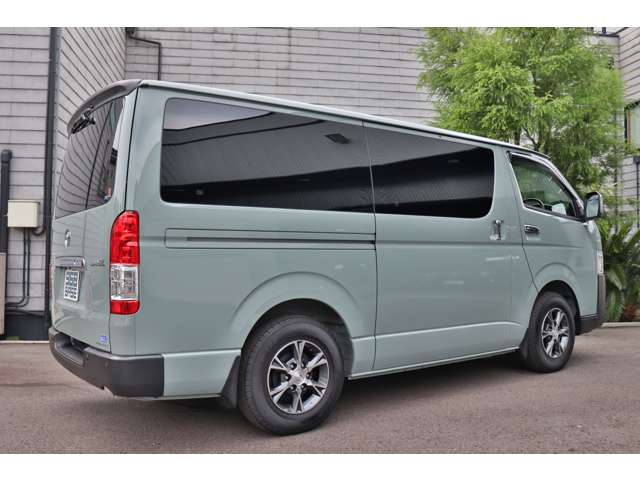 Toyota Hiace Van 7