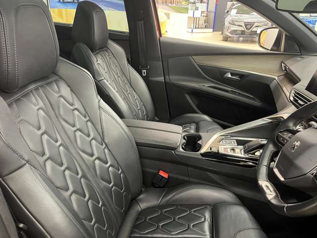 Peugeot 5008 9