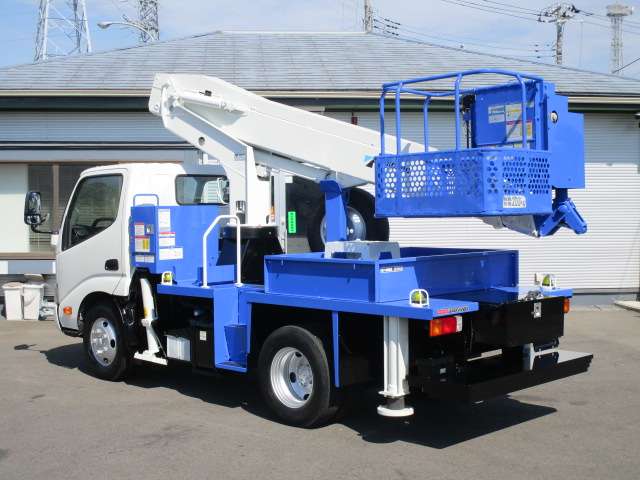 Hino Dutro 3