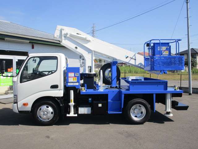 Hino Dutro 6