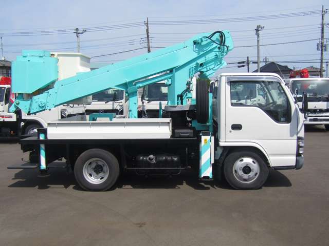Isuzu Elf 6