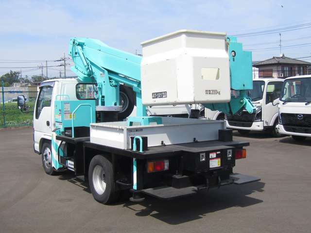 Isuzu Elf 9