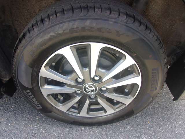 Toyota Esquire 11